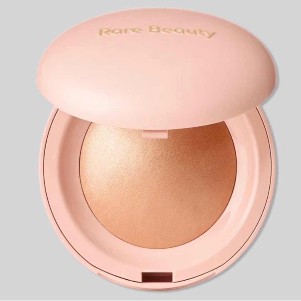 Rare Beauty FLAUNT Compact - Soft Pink and Gold